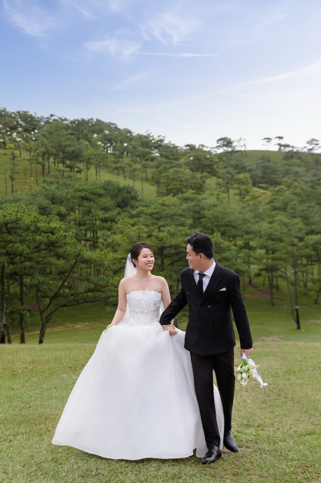 Nụ Cười Hạnh Phúc Đồi Thông