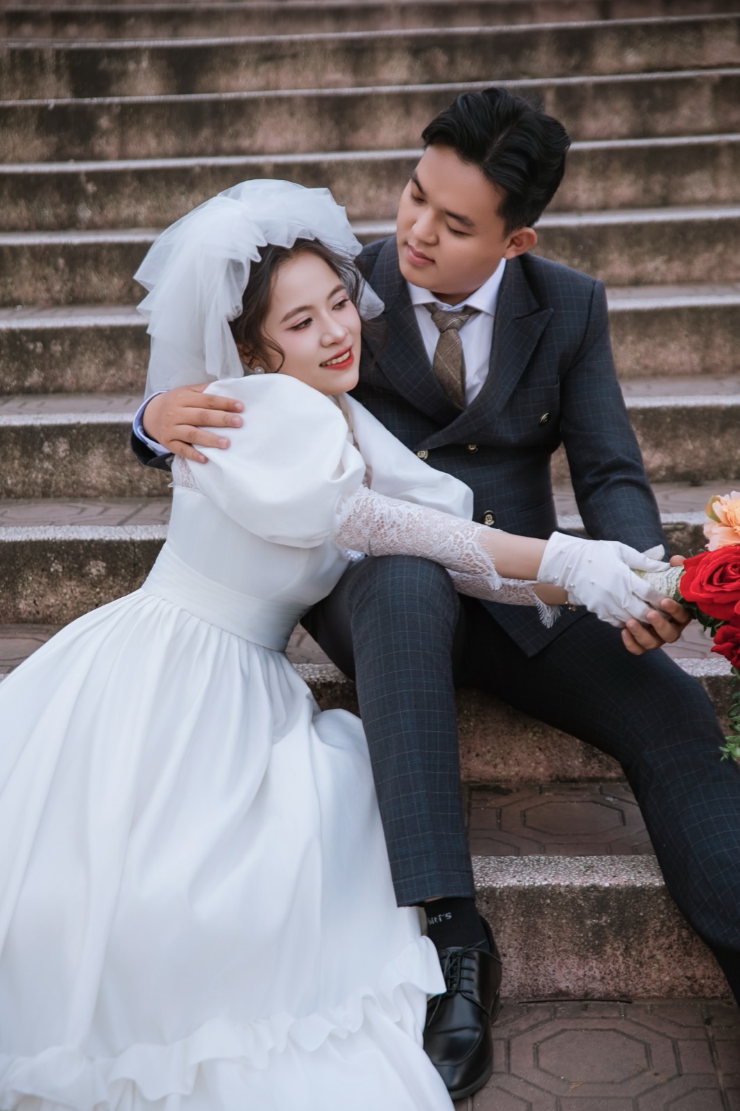 Tựa Đầu Bên Anh Bình Yên